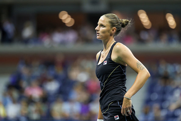 橄榄球惊险逆转取胜,粉丝狂欢不已 橄榄球惊险逆转取胜,粉丝狂欢不已