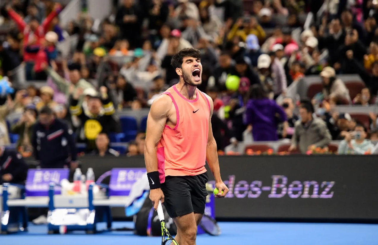 拉沃尔杯险胜澳网，辛纳高光表现