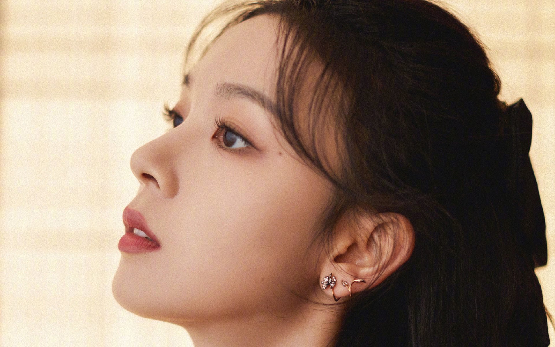 铁幕！油门！黄金右脚！当洪都拉斯鏖战爱尔兰，伊萨克在F1赛道接管了全球头条