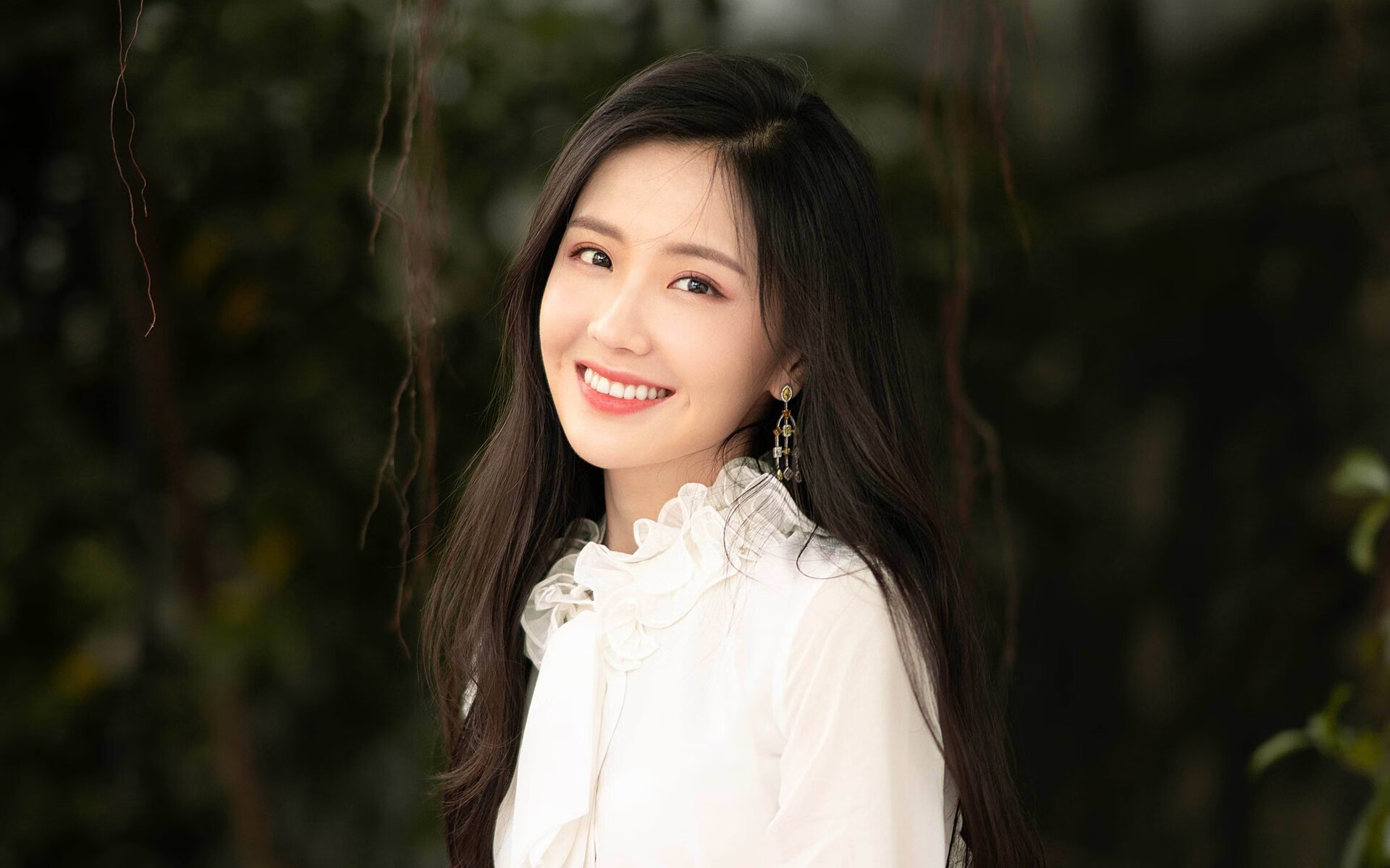 北极光下的血色黄昏，阿诺德一箭穿心，罗马尼亚临场神调整导演E组惊天险胜